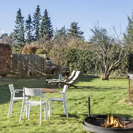 With Garden Near Tisvilde Dom wakacyjny Græsted