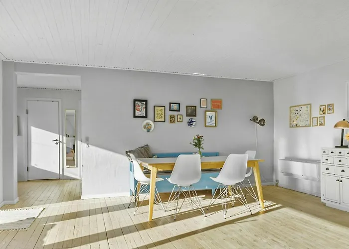 Semesterbostad With Garden Near Tisvilde *