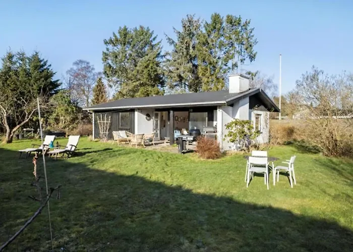Semesterbostad With Garden Near Tisvilde *